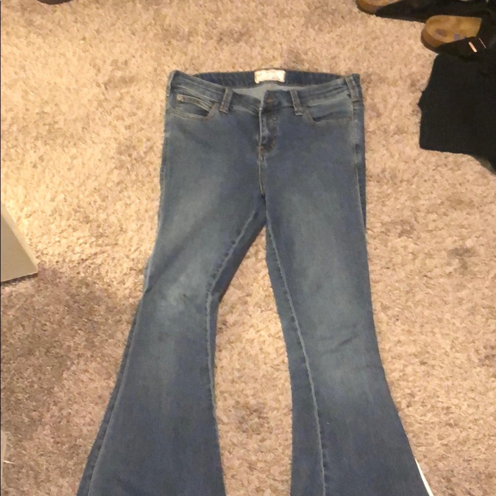 NWOT size 29 Free People flare bottom jeans.